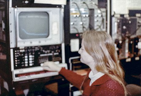 Incigokmen İnci Gökmen, University of Maryland’deki laboratuvarında, takribî 1970’ler sonu
Onur Gökmen’in izniyle