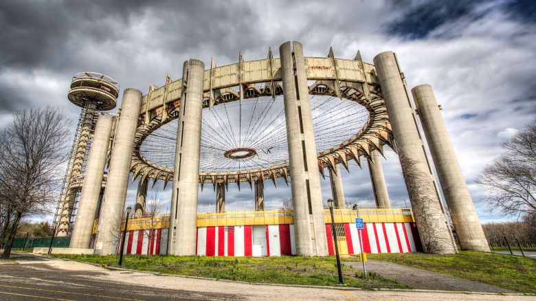 ModernRuin <i>Modern Ruin: A World’s Fair Pavilion</i> [Modern Harabe: Bir Dünya Fuarı Pavyonu] (2015) 
filminden bir kare ©Aquarela Pictures