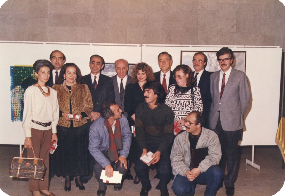 Nurk210001 <i>DYO 20. Resim Sergisi</i>’nin açılışı ve ödül töreni, Atatürk Kültür Merkezi (İstanbul), 1986<br />
Salt Araştırma, Nur Koçak Arşivi