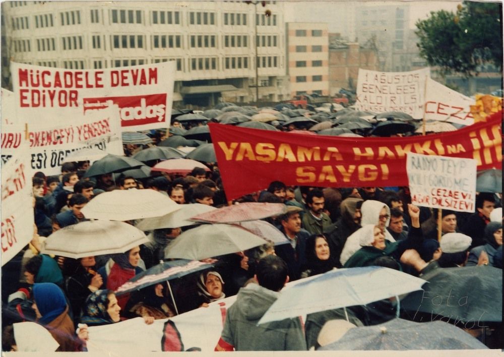 Sonyirmi Hero <i>Yaşama Hakkına Saygı</i>, 27.11.1988
Arşiv: Murat Çelikkan
