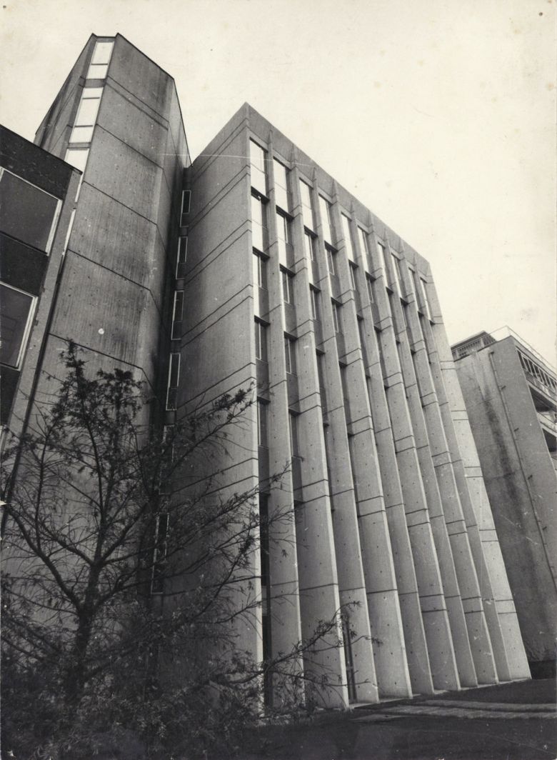 Tcbh2005008 Ankara’daki Türk Dil Kurumu binası, 1974
SALT Araştırma, Cengiz Bektaş Arşivi
