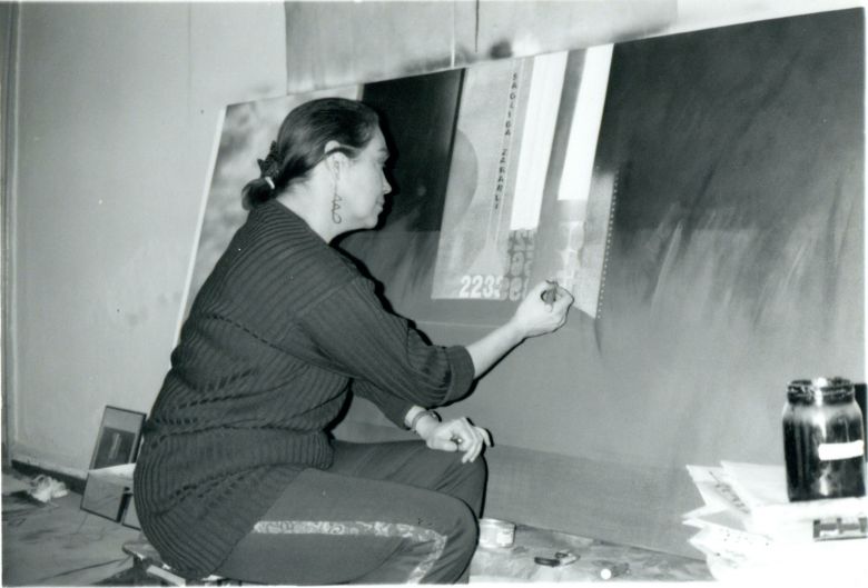 Tomuratagok <i>Paris Günceleri</i> resmini yaparken (1994)
SALT Araştırma, Tomur Atagök Arşivi