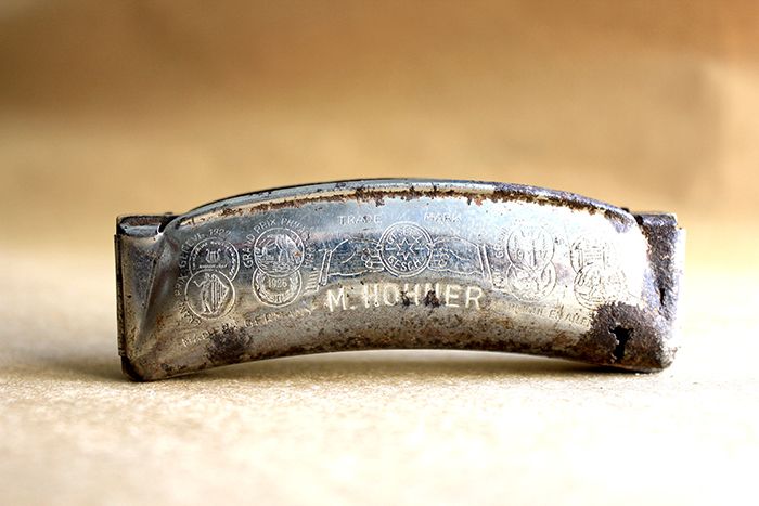 A harmonica from Hüseyin Bahri Alptekin Archive Hüseyin Bahri Alptekin Arşivi’nden bir mızıka